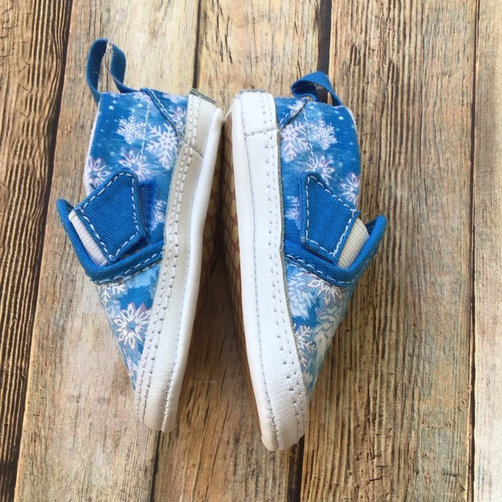 NWT Vans Winter Wonderland Snowflake Crib Shoes